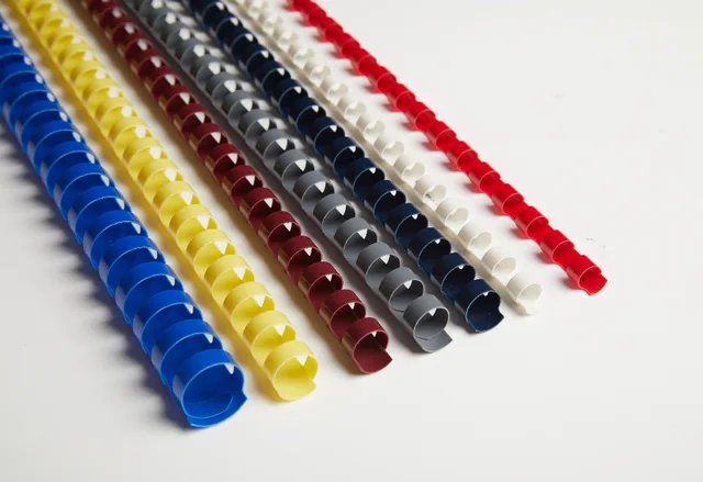 Plastic binding comb